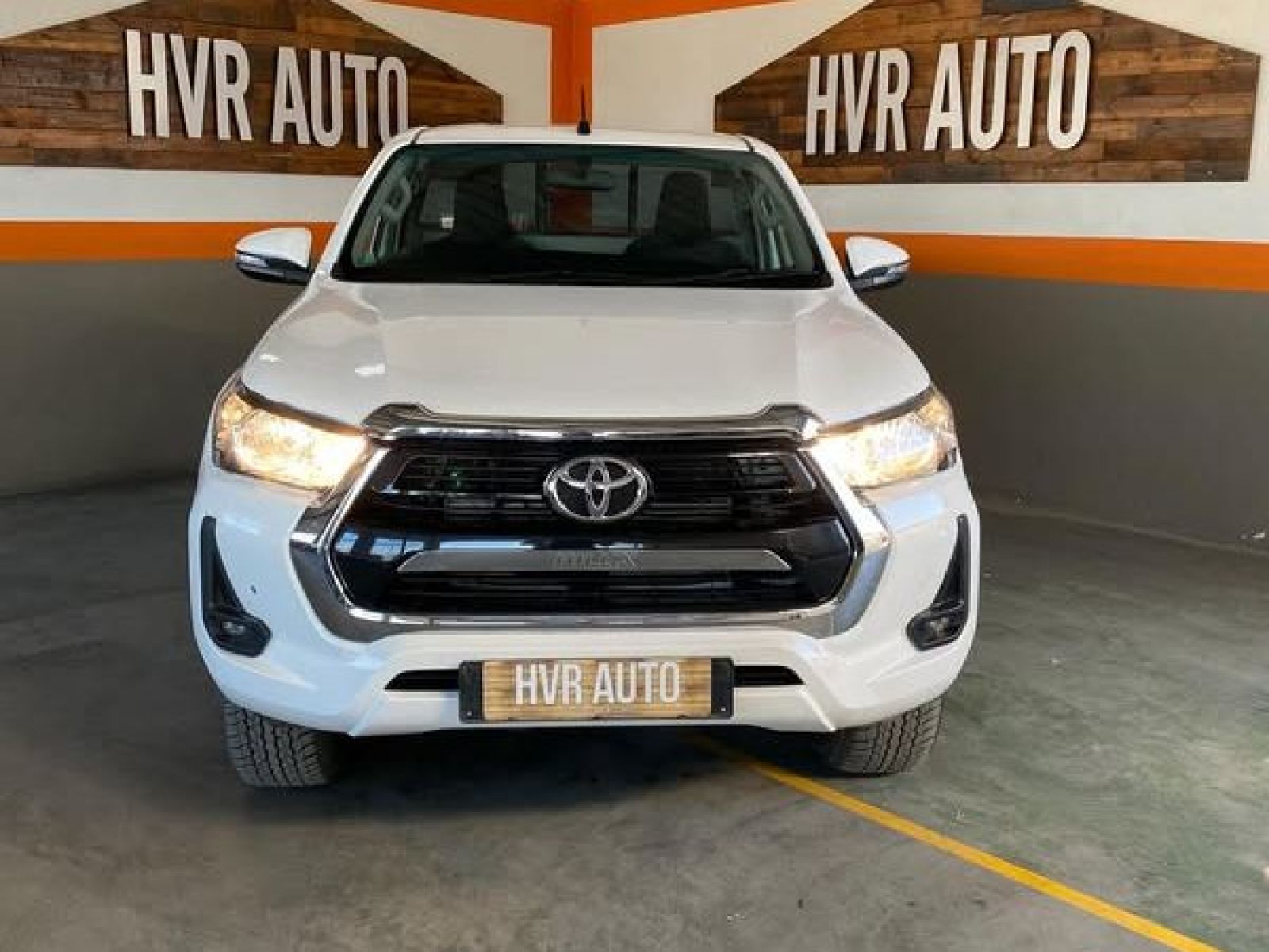 2023 Toyota Hilux photo 1