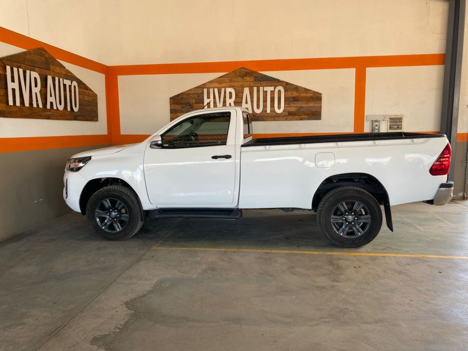 2023 Toyota Hilux photo 3