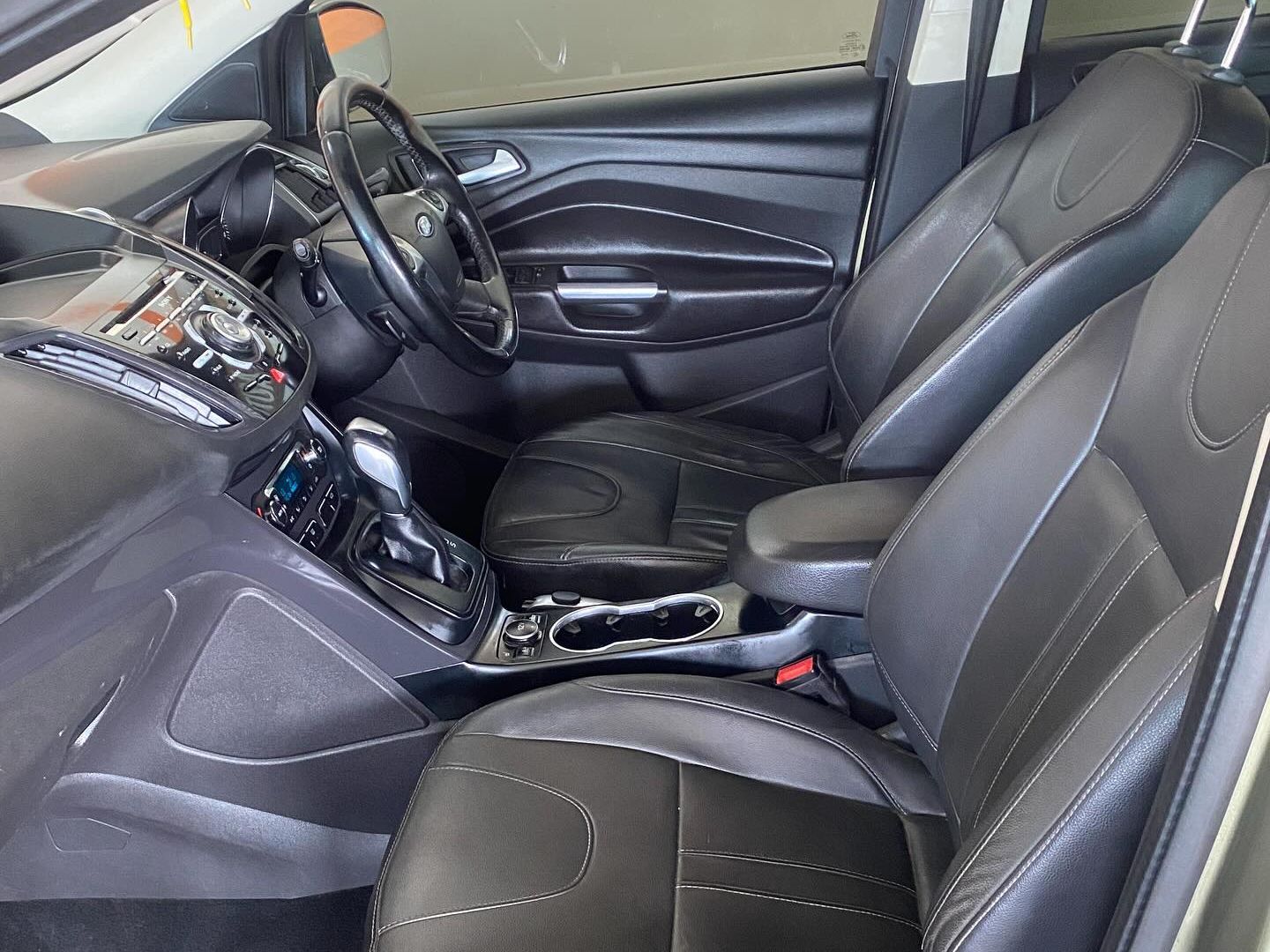 2015 Ford Kuga photo 4