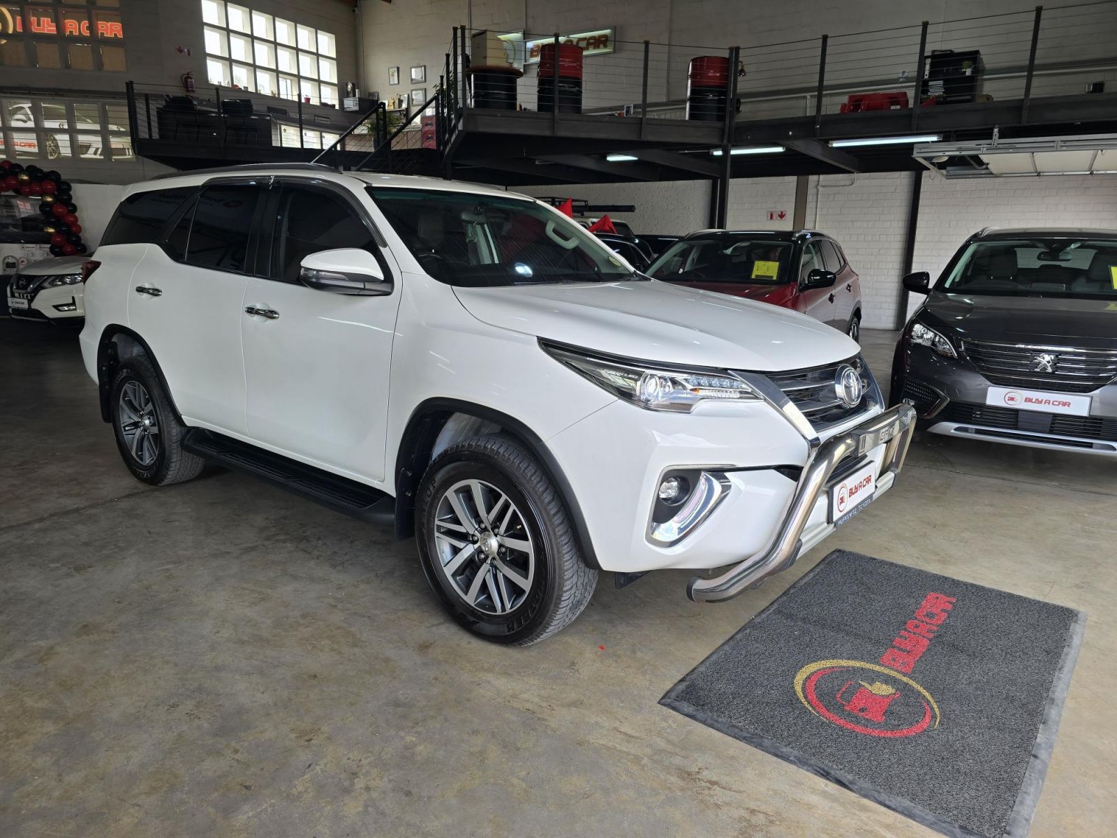 2020 Toyota Fortuner photo 1