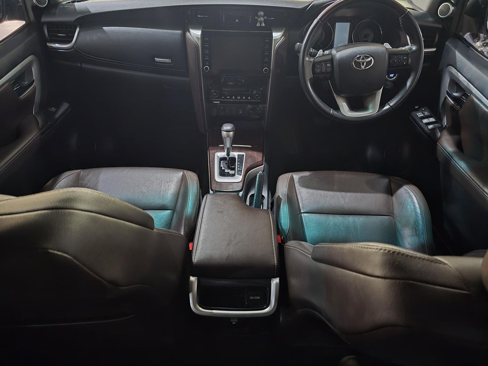 2020 Toyota Fortuner photo 5