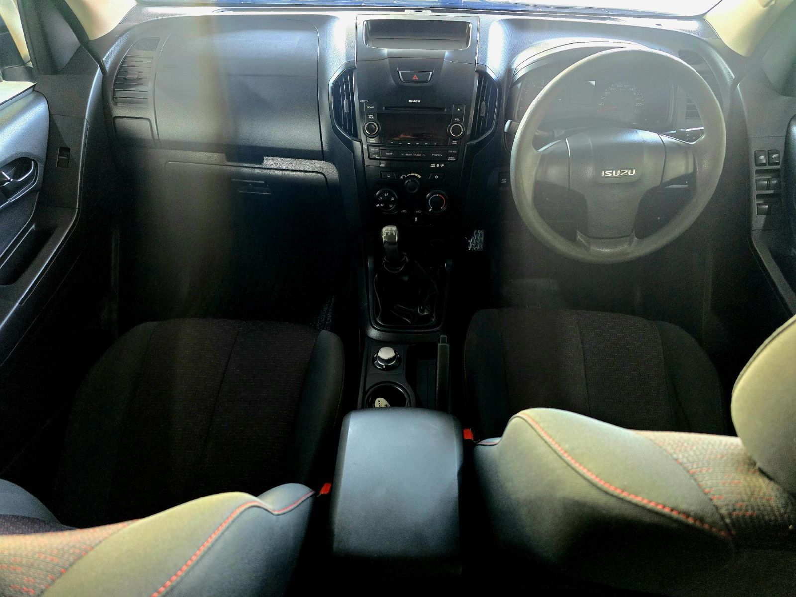 2016 Isuzu KB Series photo 5