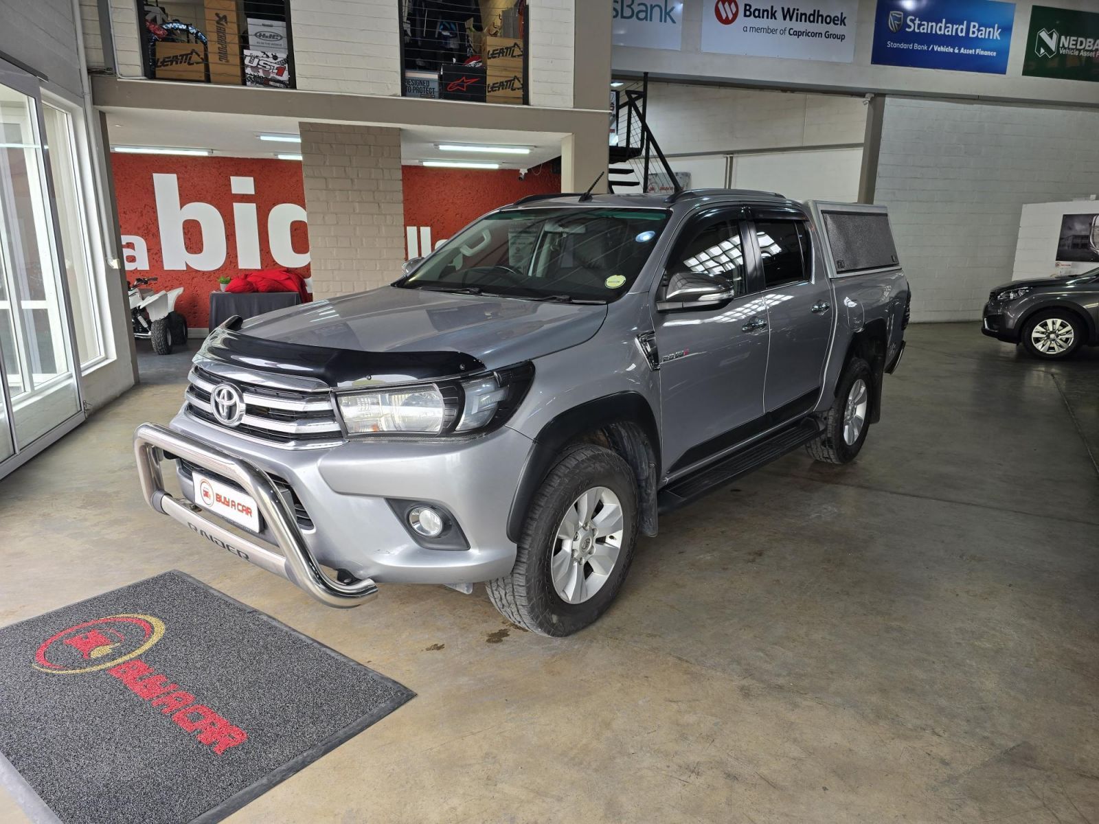2016 Toyota Hilux photo 3