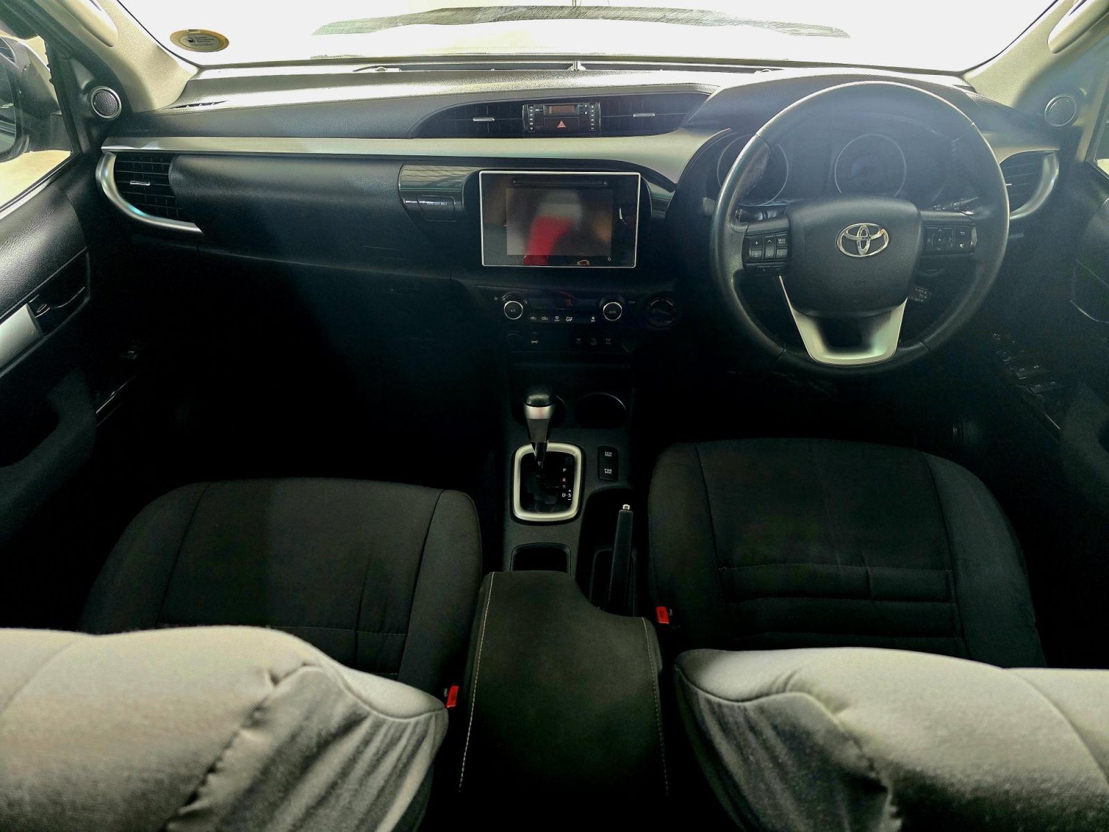 2016 Toyota Hilux photo 5