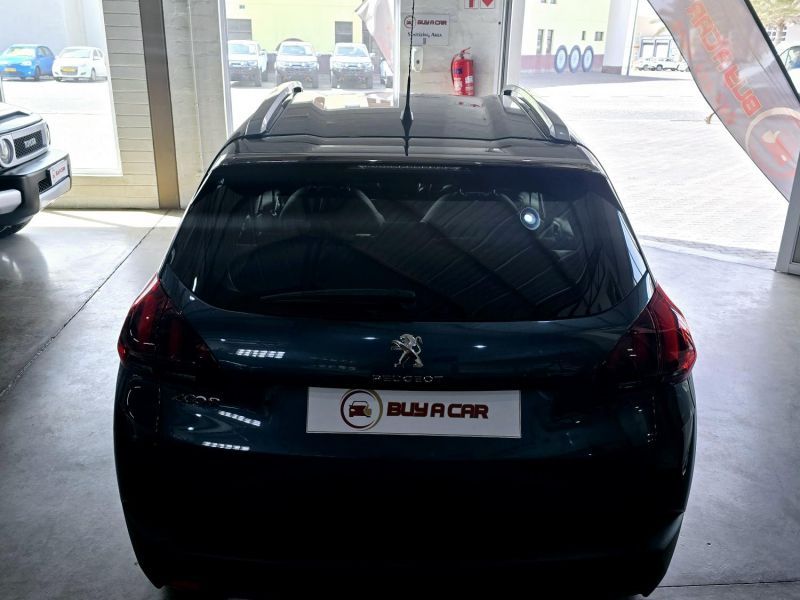 2020 Peugeot 2008 photo 4