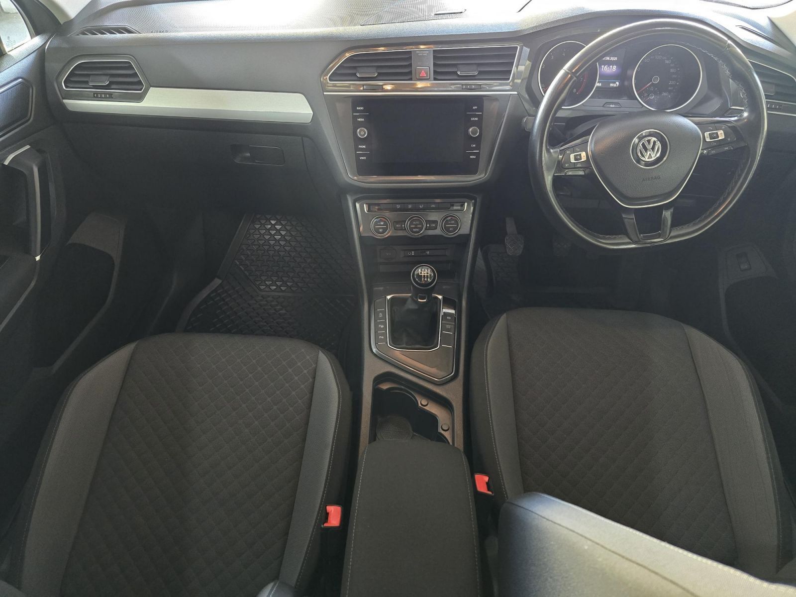 2017 Volkswagen Tiguan photo 5