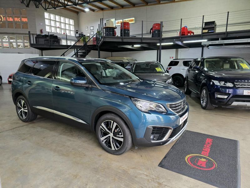 2020 Peugeot 5008 photo 1