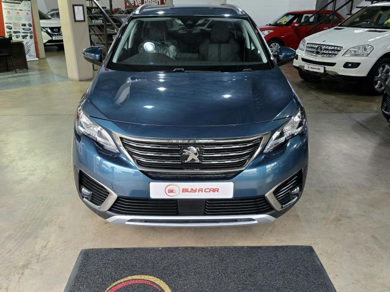 2020 Peugeot 5008 photo 2