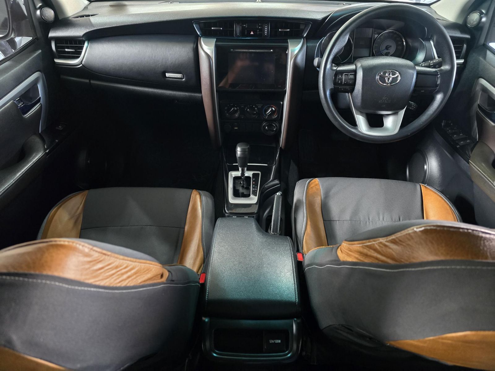 2019 Toyota Fortuner photo 5