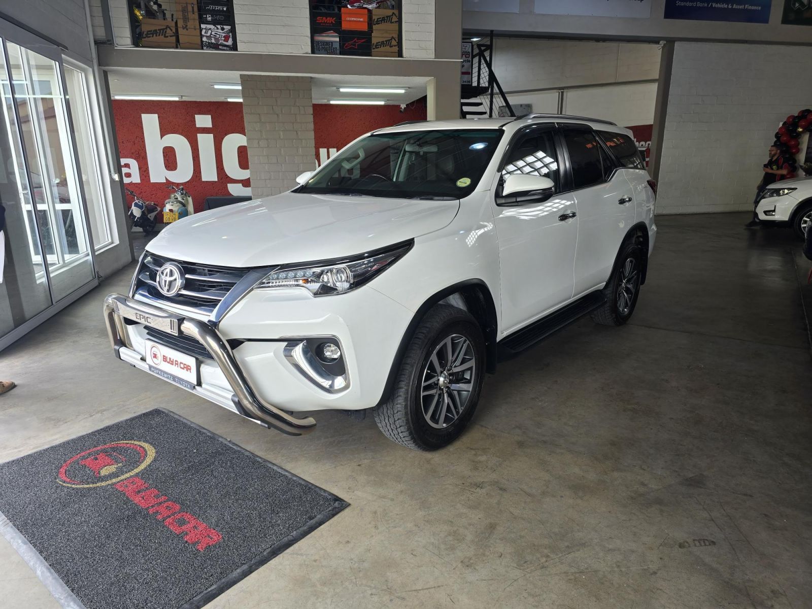 2020 Toyota Fortuner photo 3