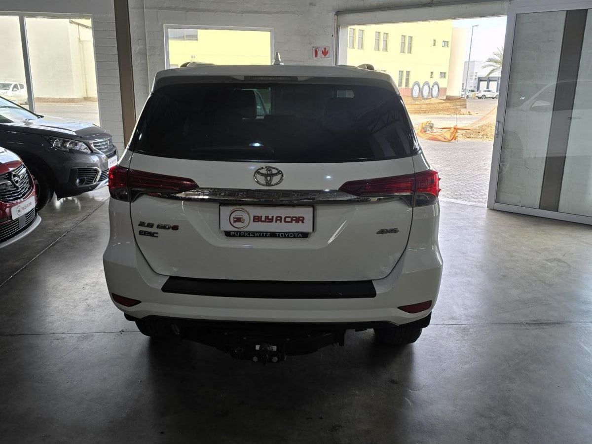 2020 Toyota Fortuner photo 4