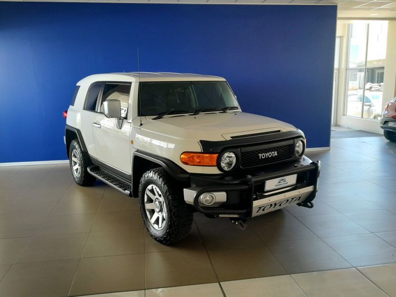 2018 Toyota FJ Cruiser photo 2