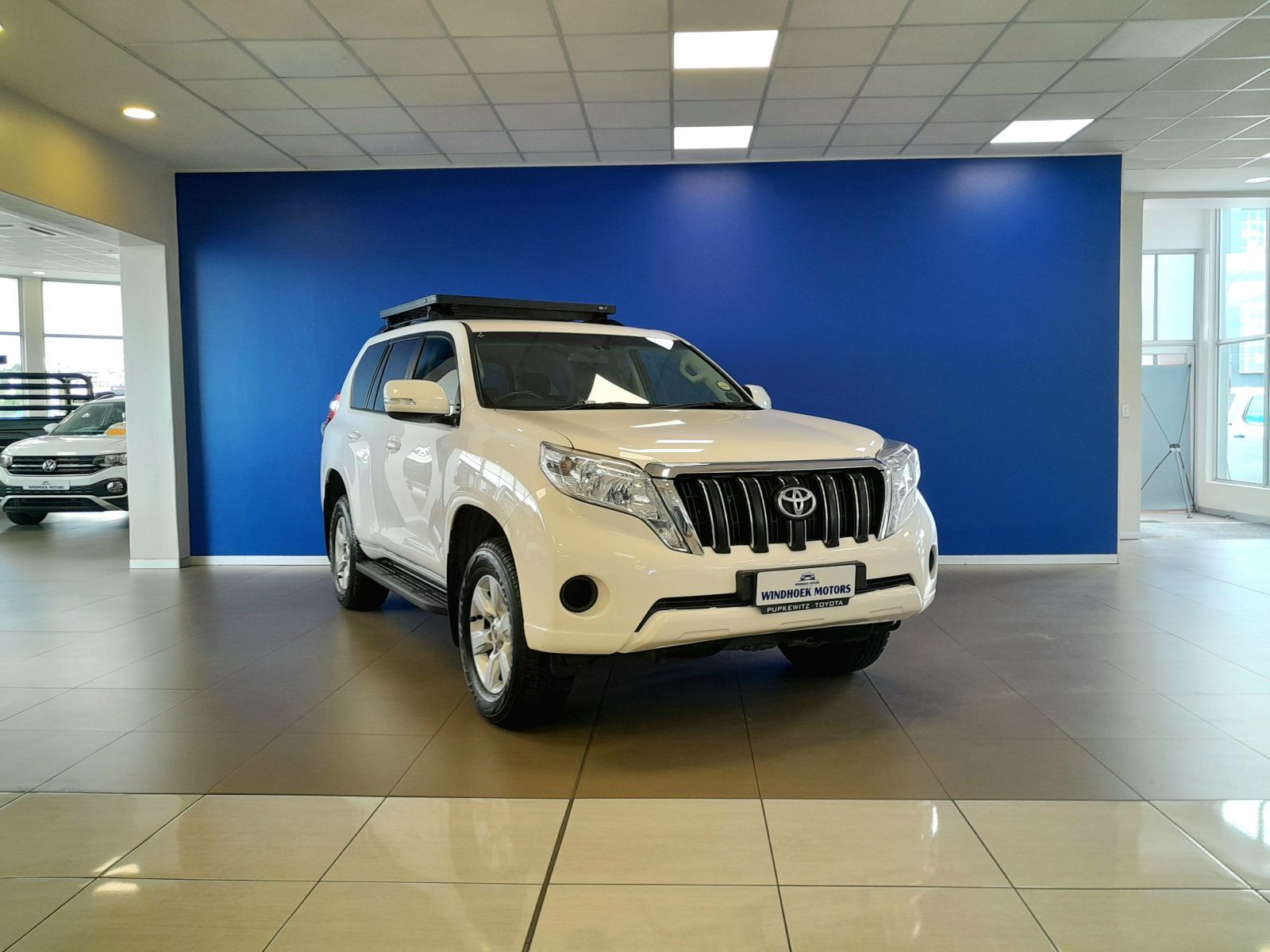 2016 Toyota Prado photo 1
