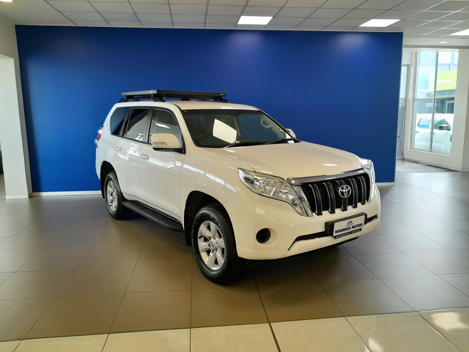 2016 Toyota Prado photo 2