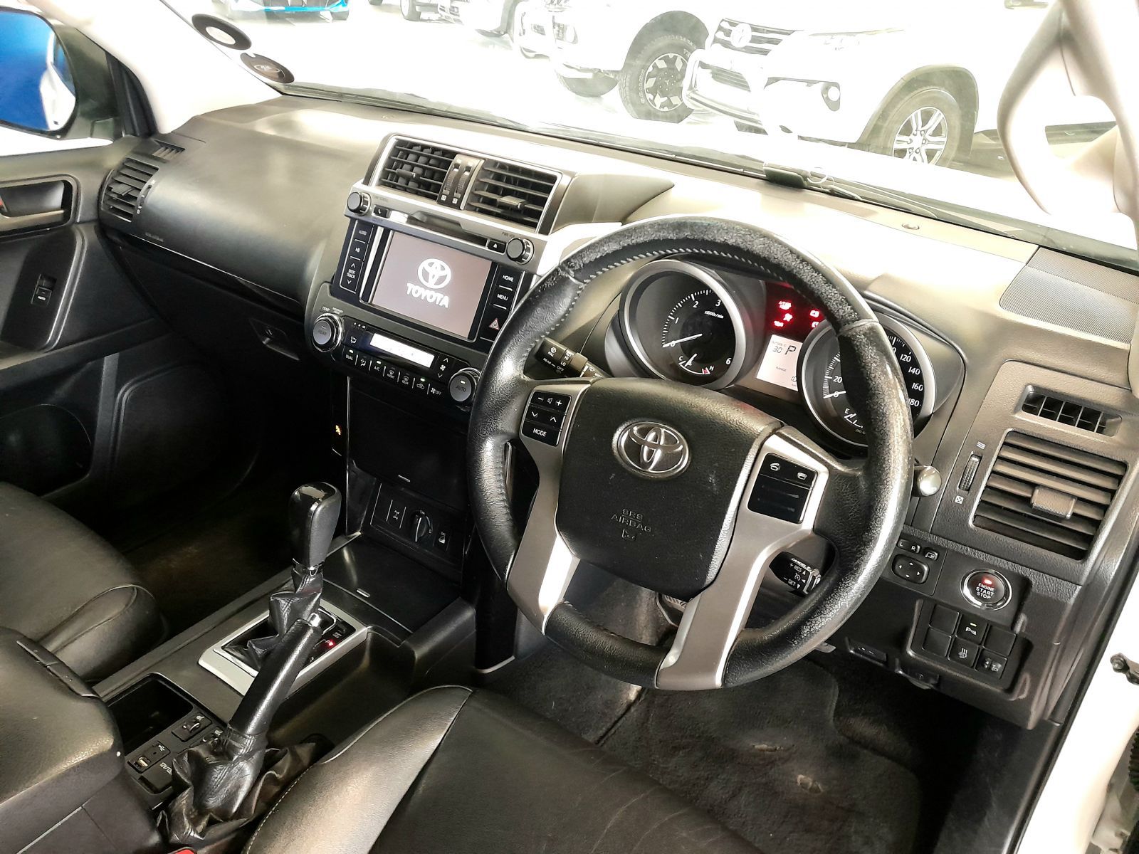 2016 Toyota Prado photo 6