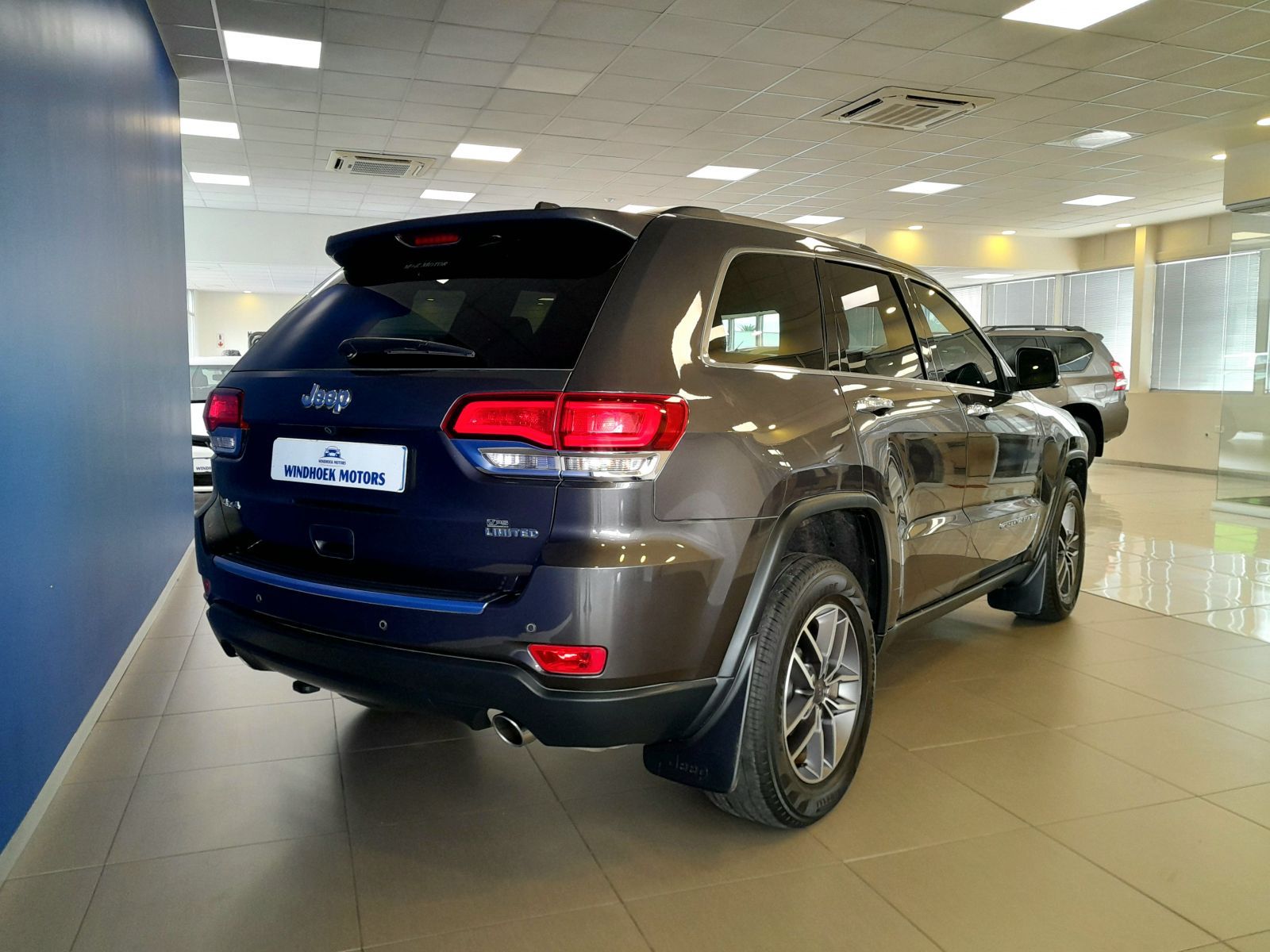 2022 Jeep Grand Cherokee photo 4