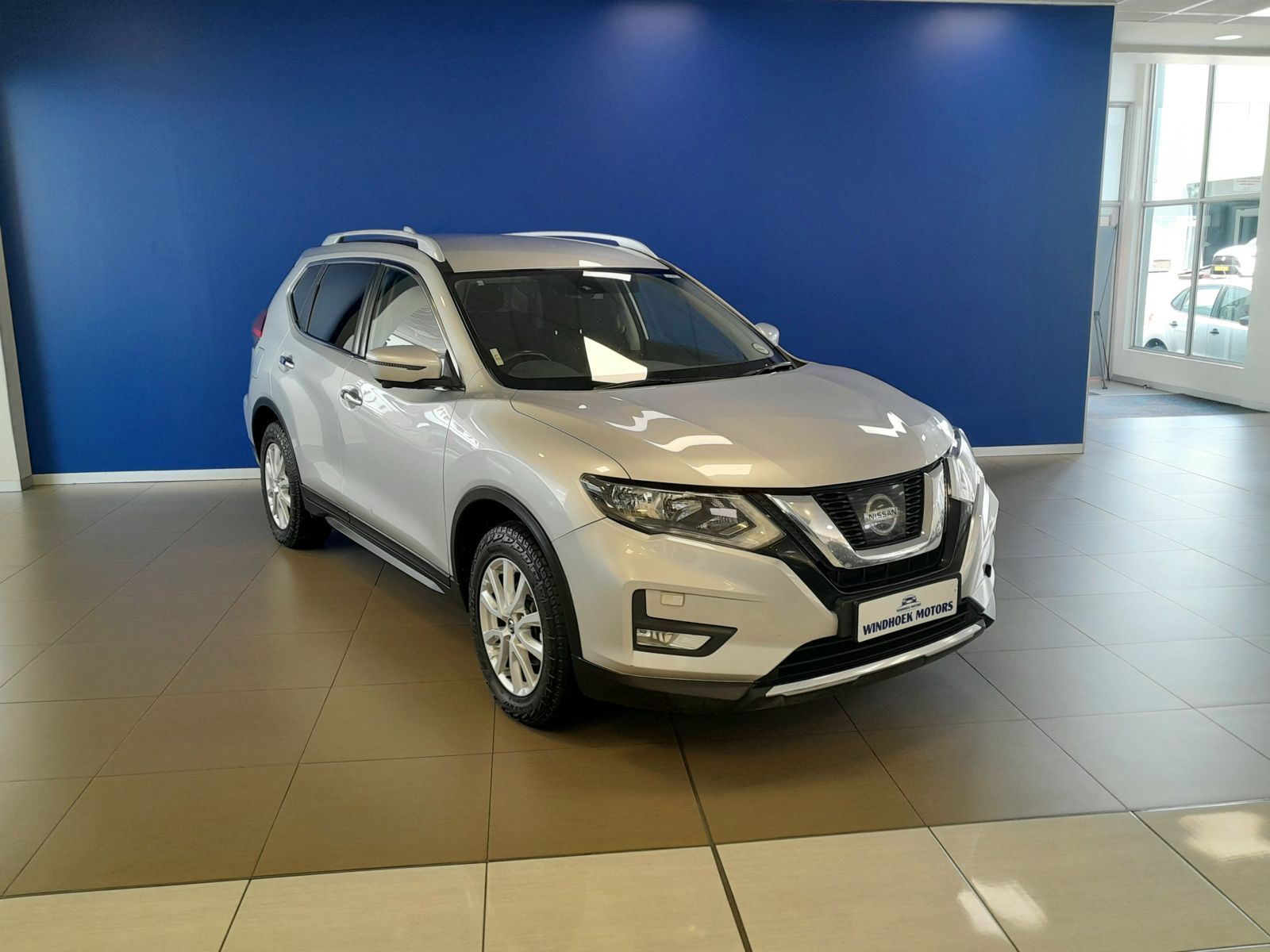 2021 Nissan X-trail photo 2