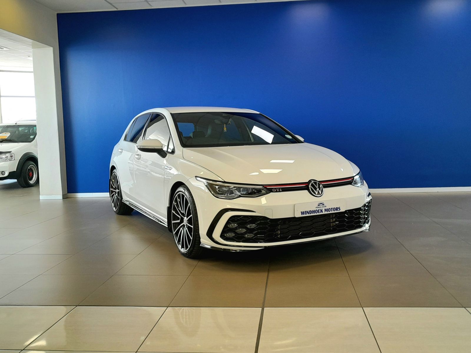 2023 Volkswagen Golf photo 1