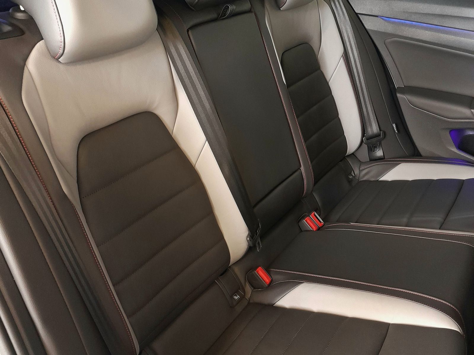 2023 Volkswagen Golf photo 8