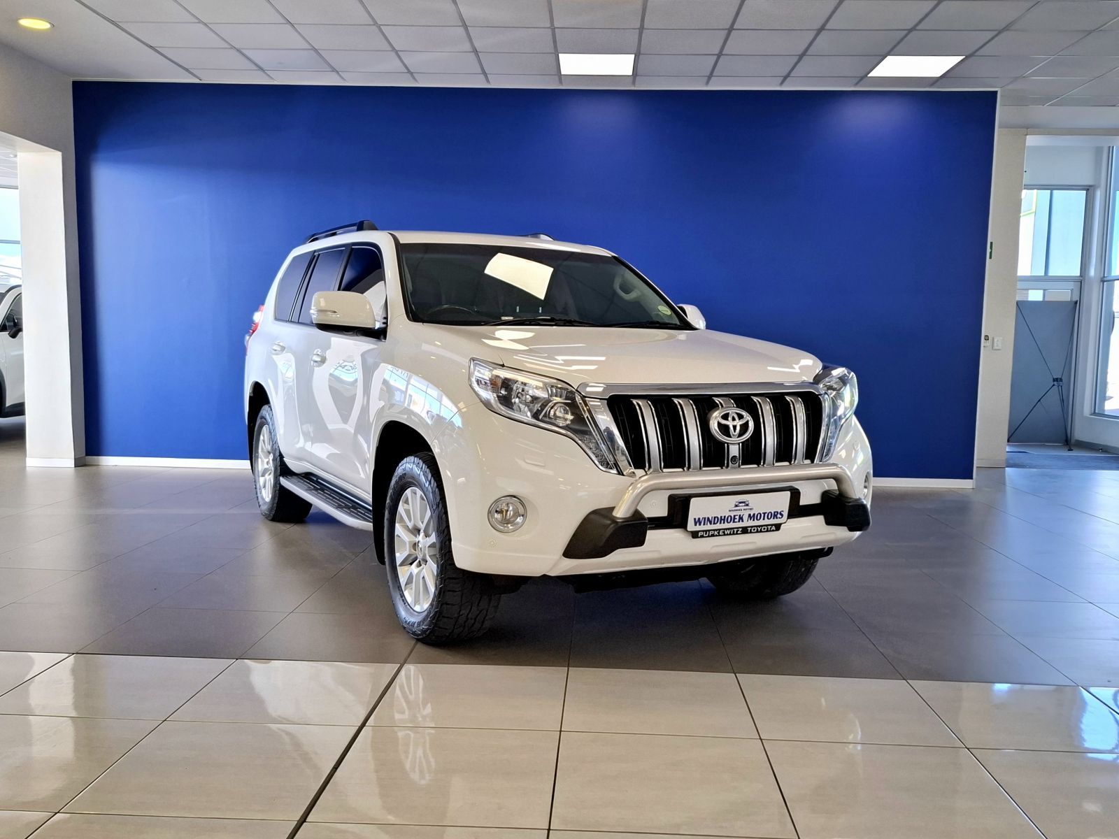 2015 Toyota Prado photo 1
