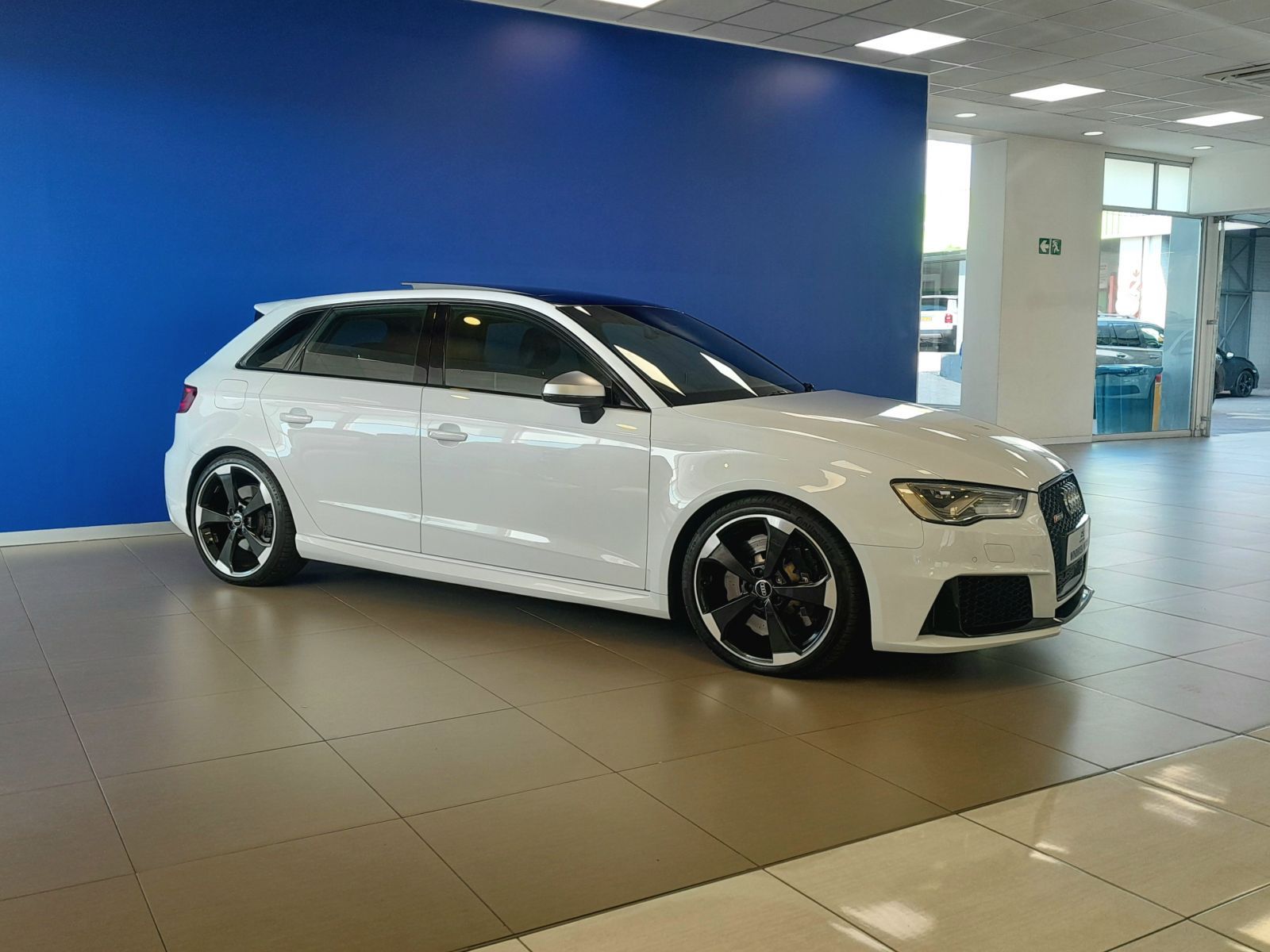 2016 Audi RS3 photo 3