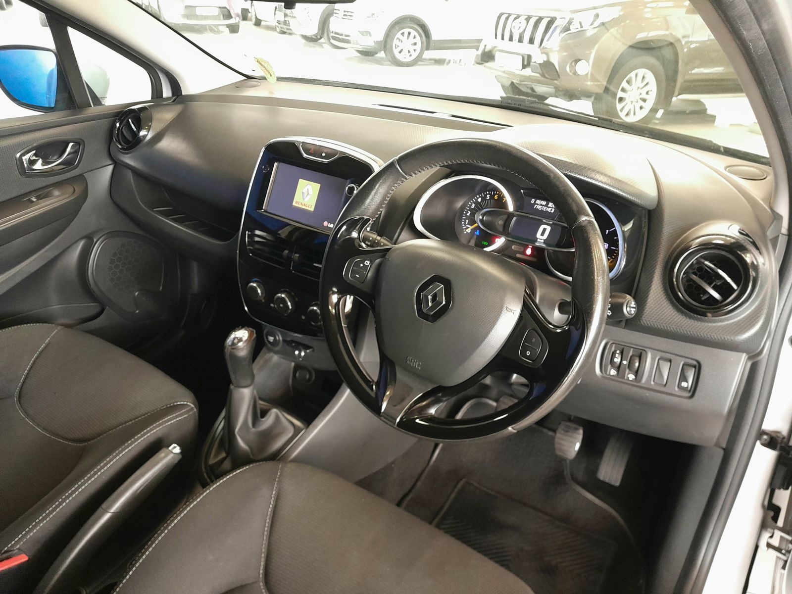 2015 Renault Clio photo 6