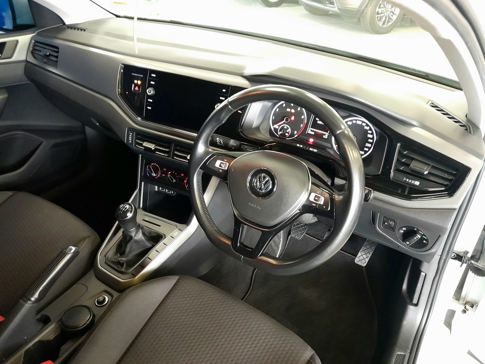 2020 Volkswagen Polo photo 6