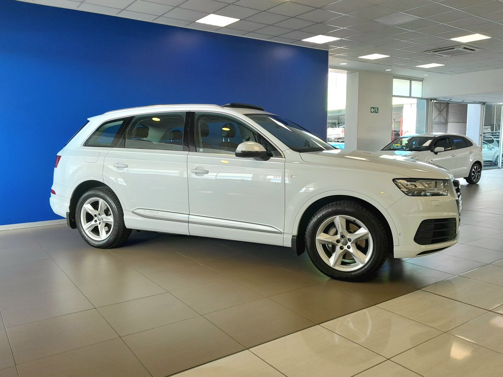 2020 Audi Q7 photo 3