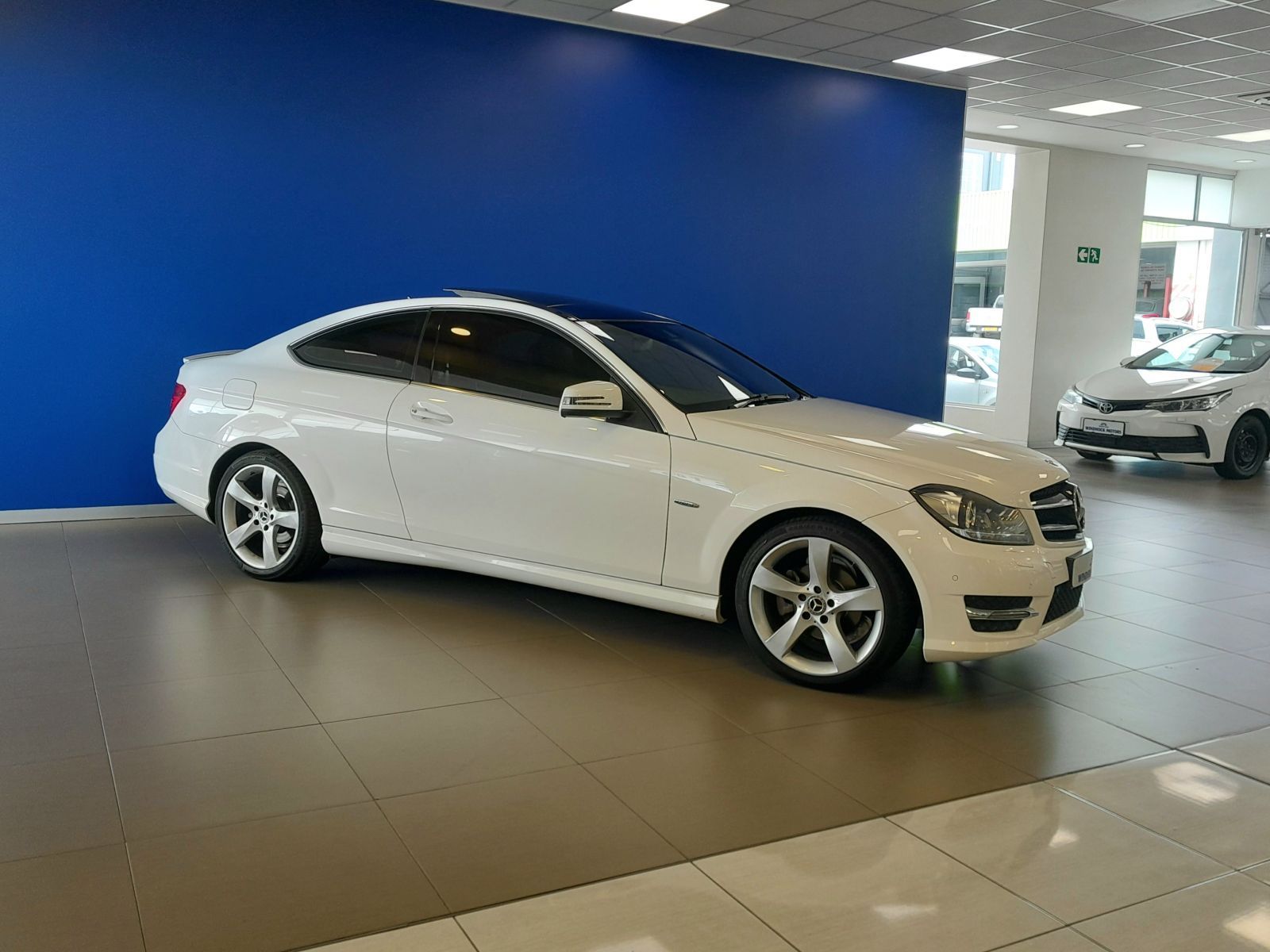 2016 Mercedes-Benz C Class photo 3