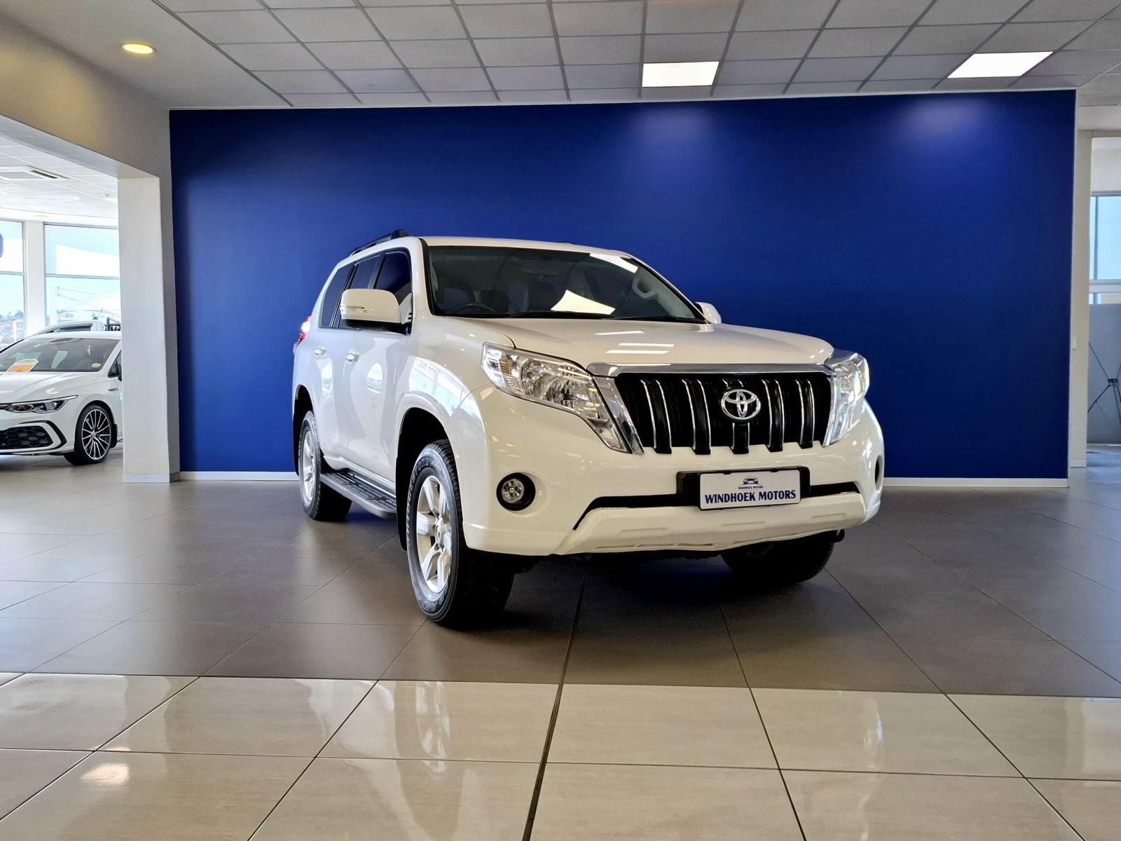 2015 Toyota Prado photo 1
