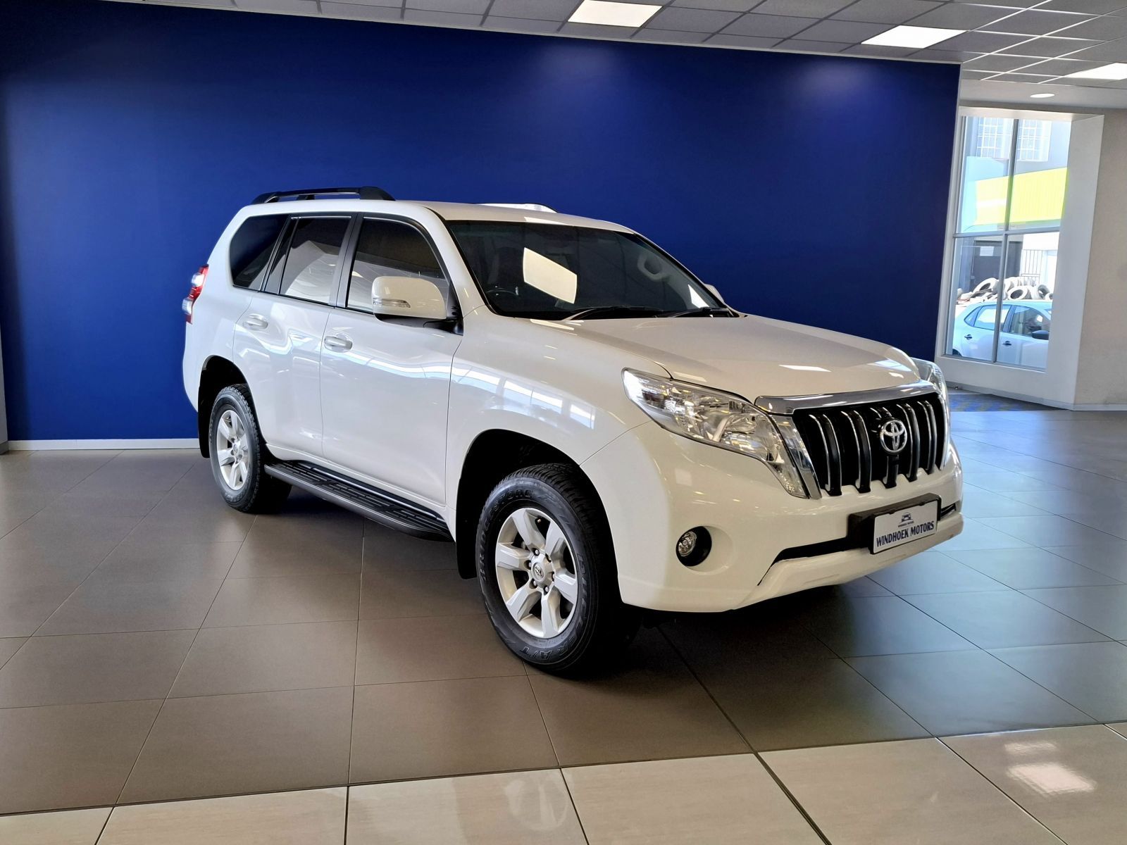 2015 Toyota Prado photo 2