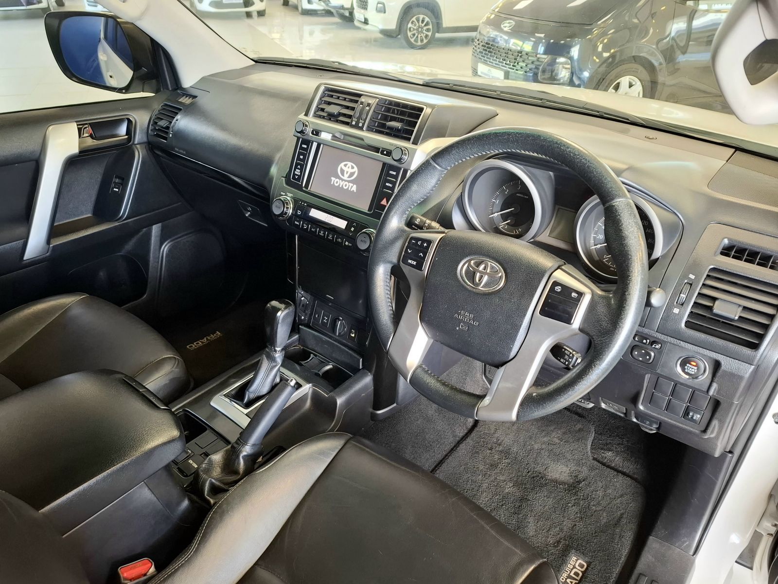 2015 Toyota Prado photo 6
