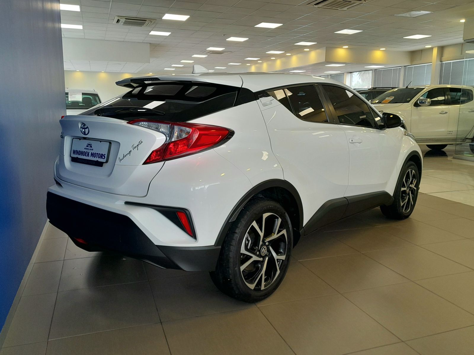 2022 Toyota C-HR photo 4