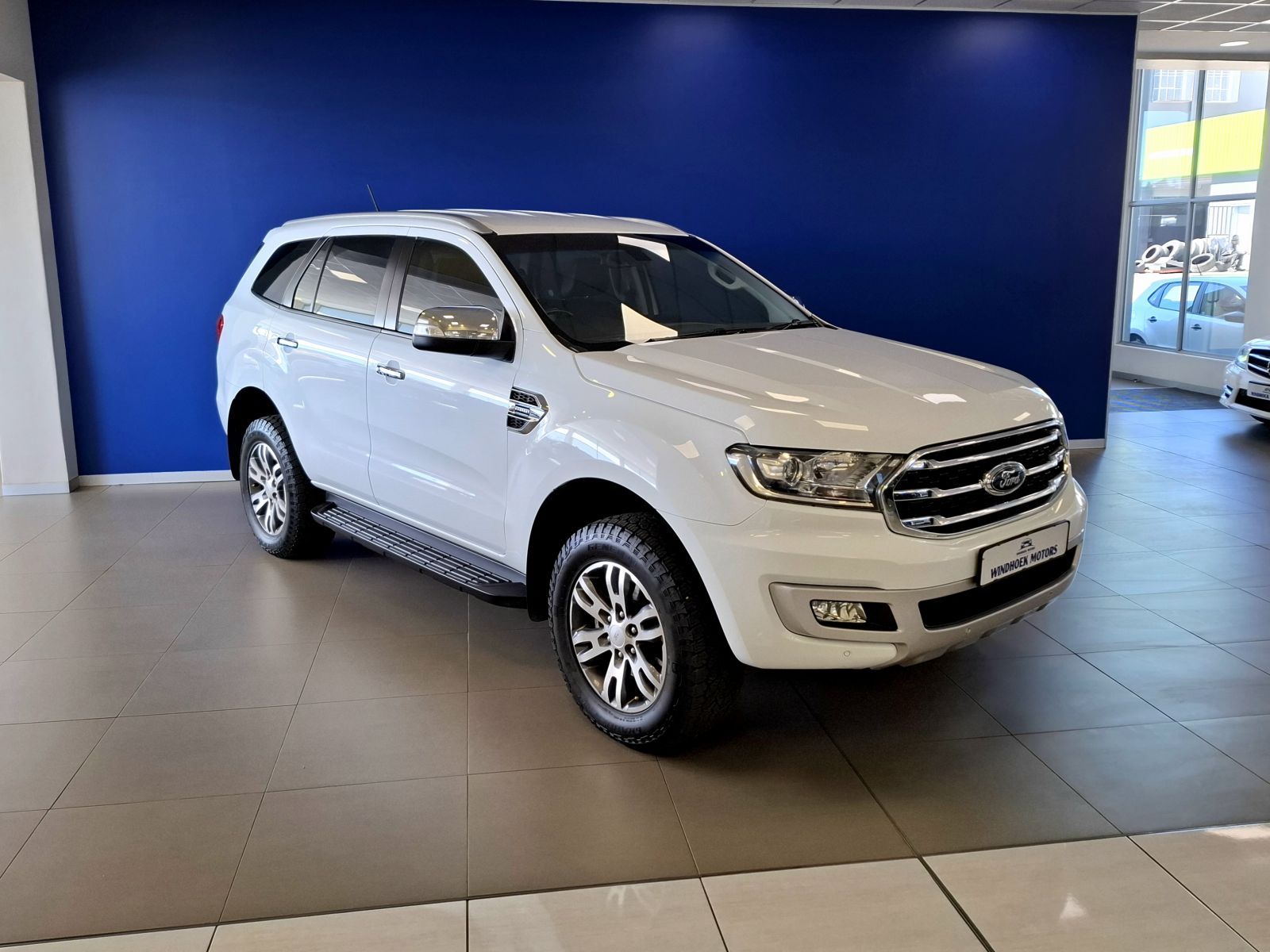 2020 Ford Everest photo 2