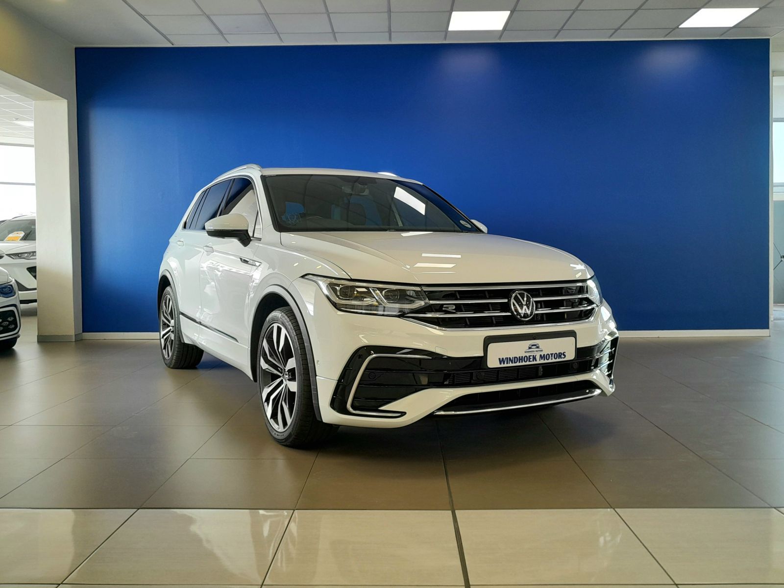 2023 Volkswagen Tiguan photo 1
