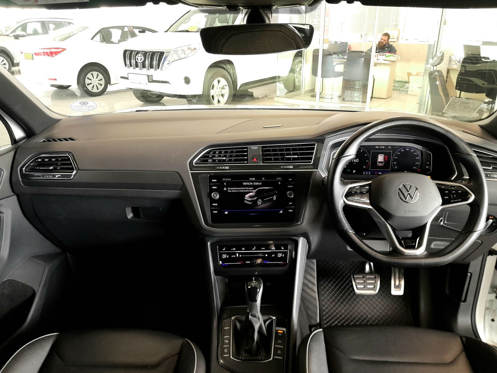 2023 Volkswagen Tiguan photo 7