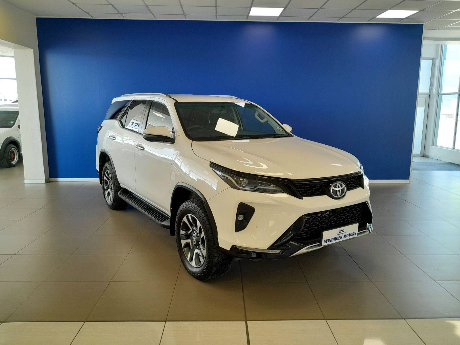 2023 Toyota Fortuner photo 2