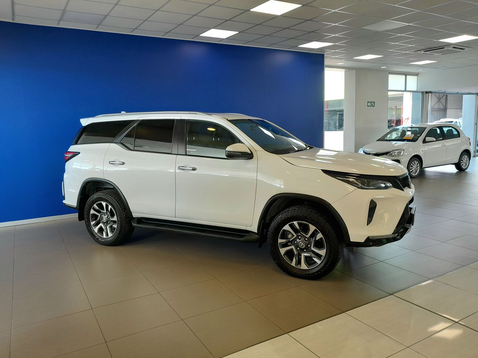 2023 Toyota Fortuner photo 3