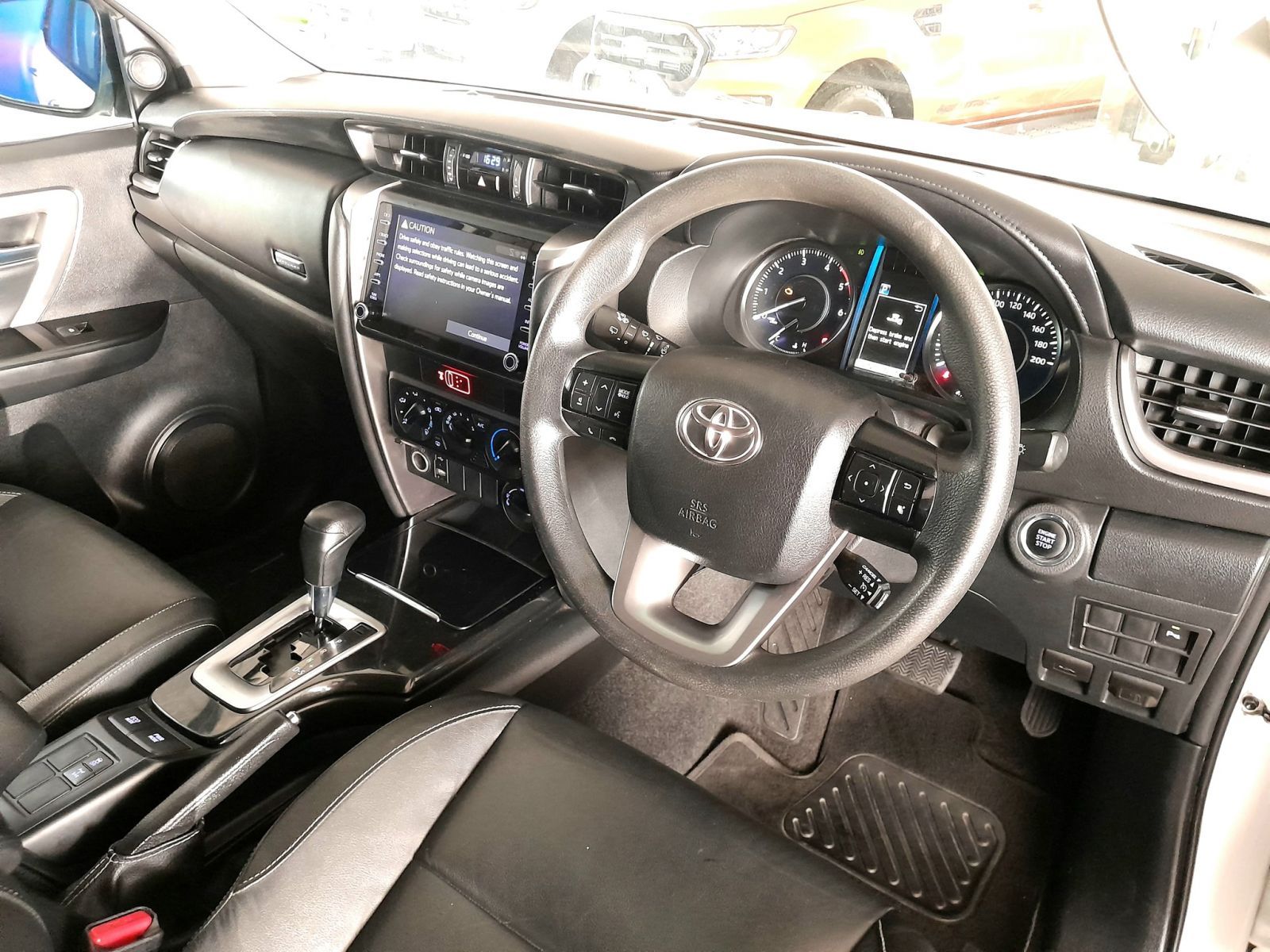 2023 Toyota Fortuner photo 7
