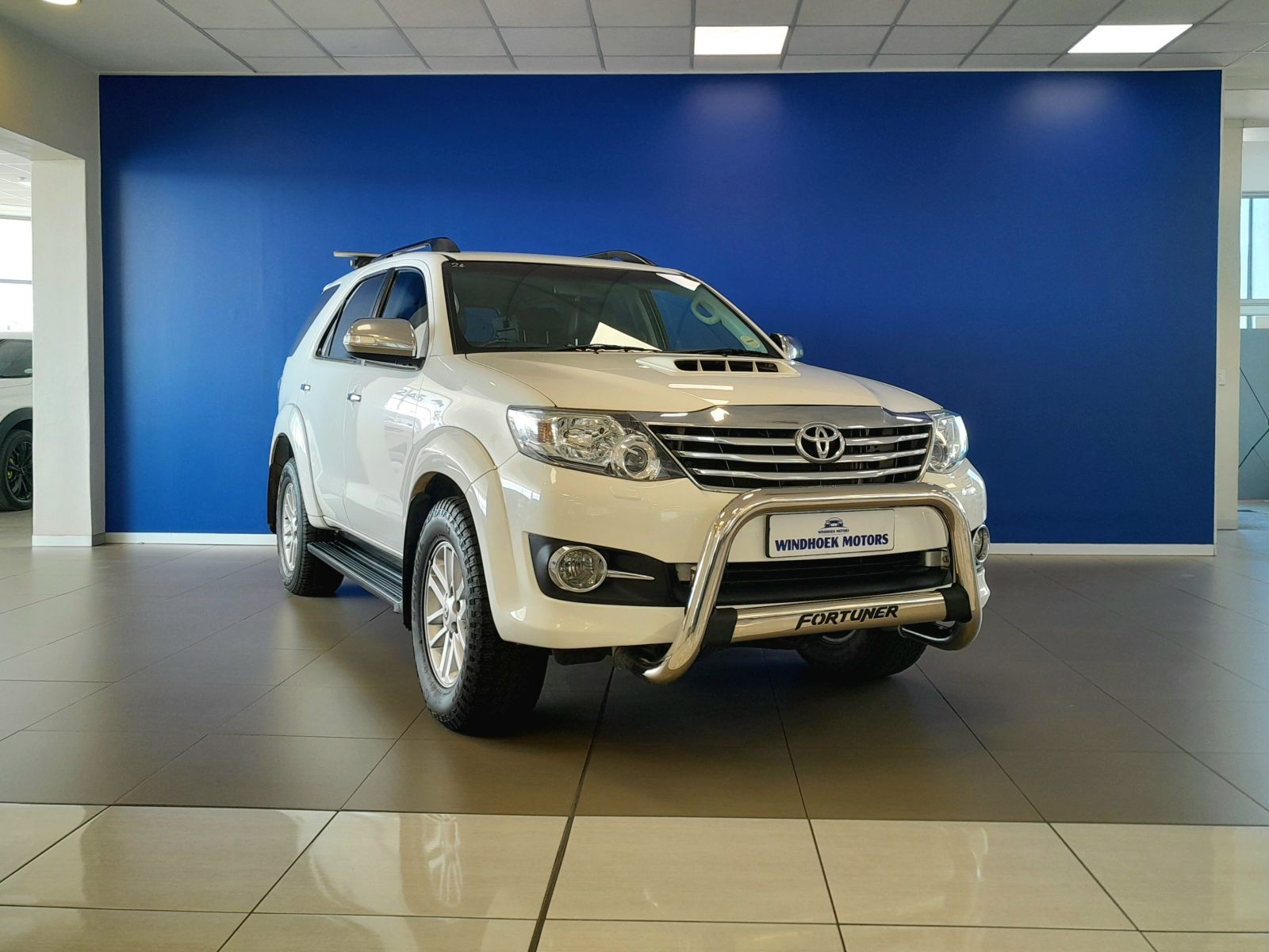 2015 Toyota Fortuner photo 1