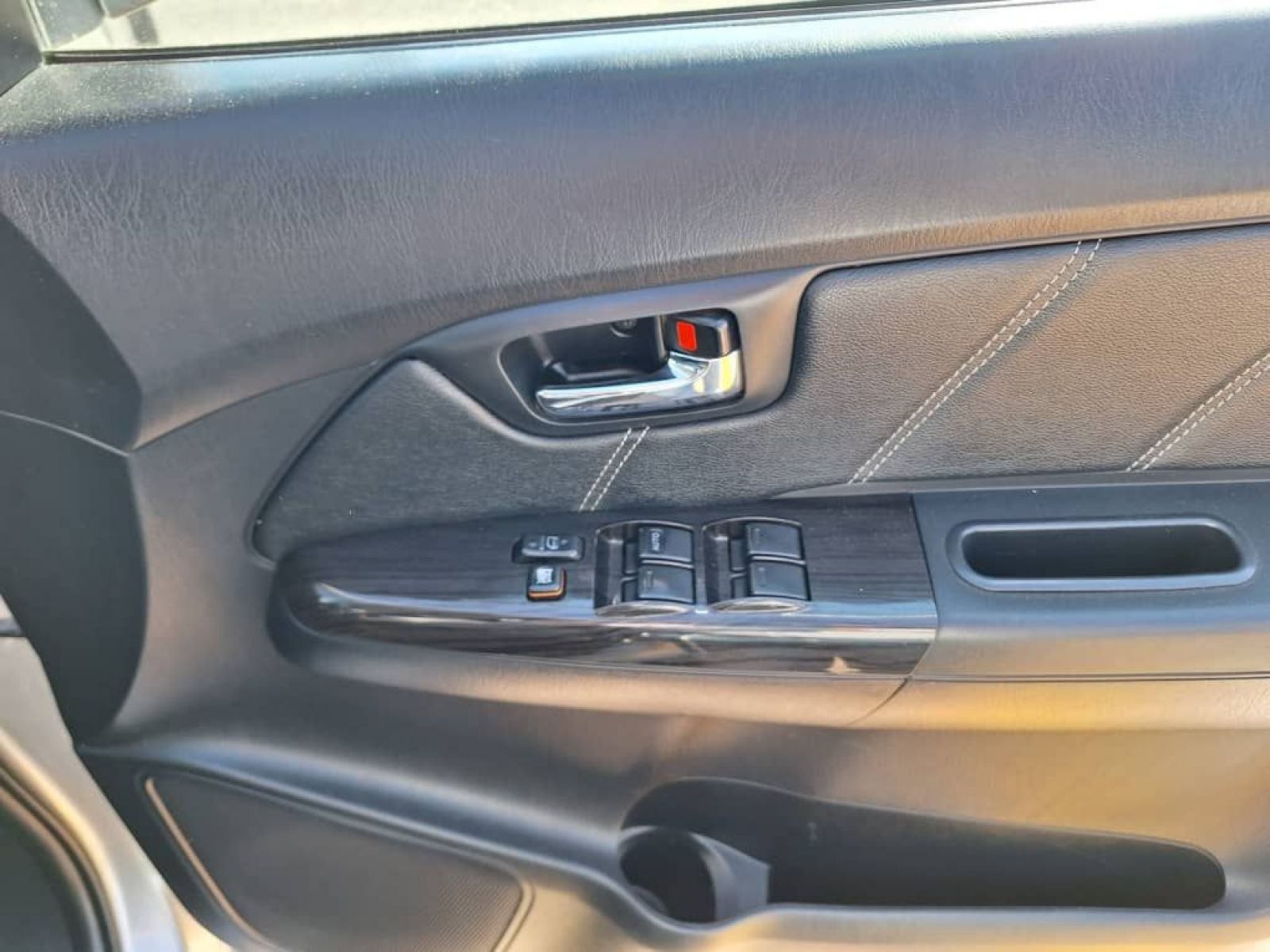 2014 Toyota Fortuner photo 11