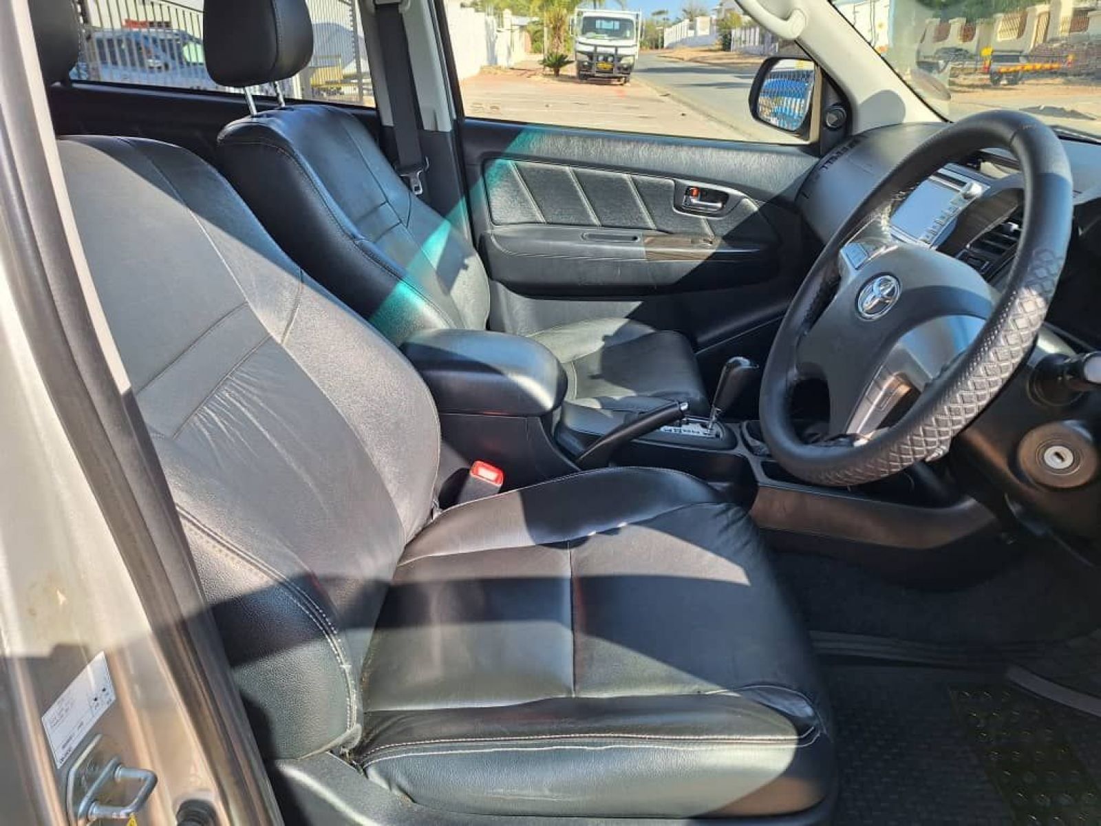 2014 Toyota Fortuner photo 12