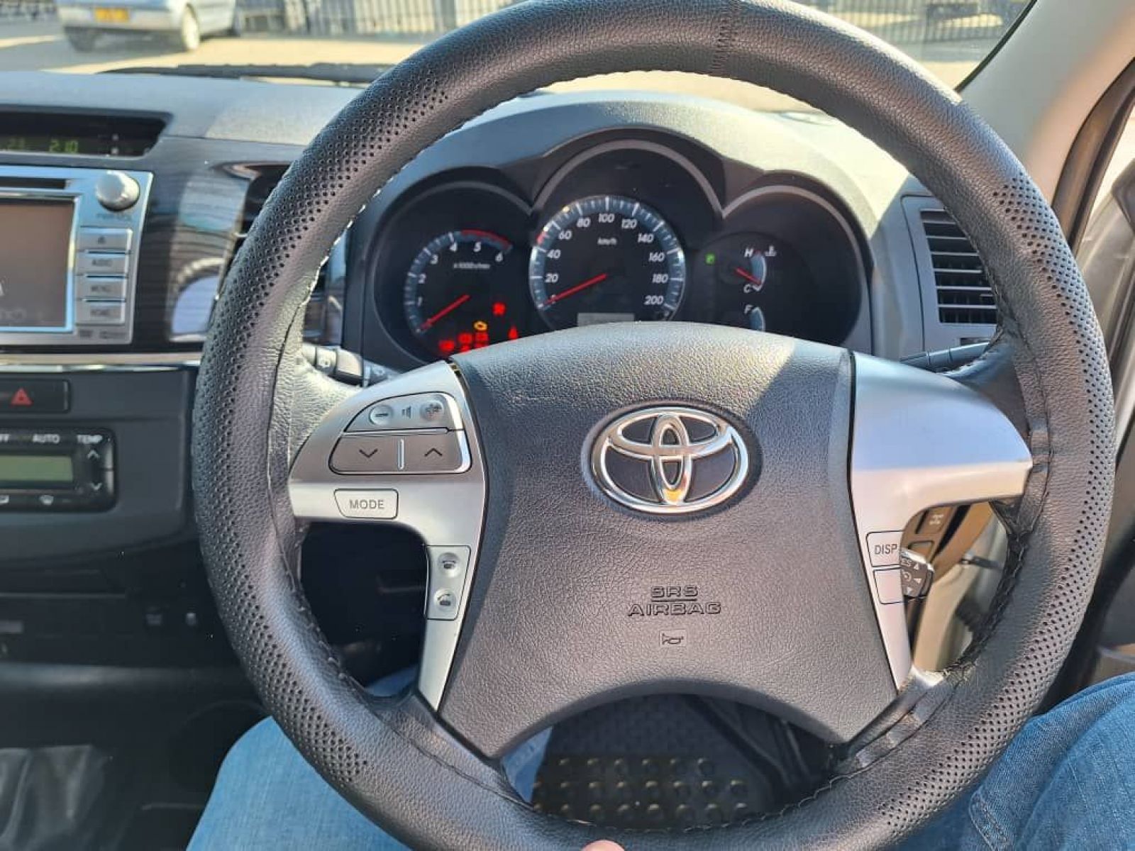 2014 Toyota Fortuner photo 13