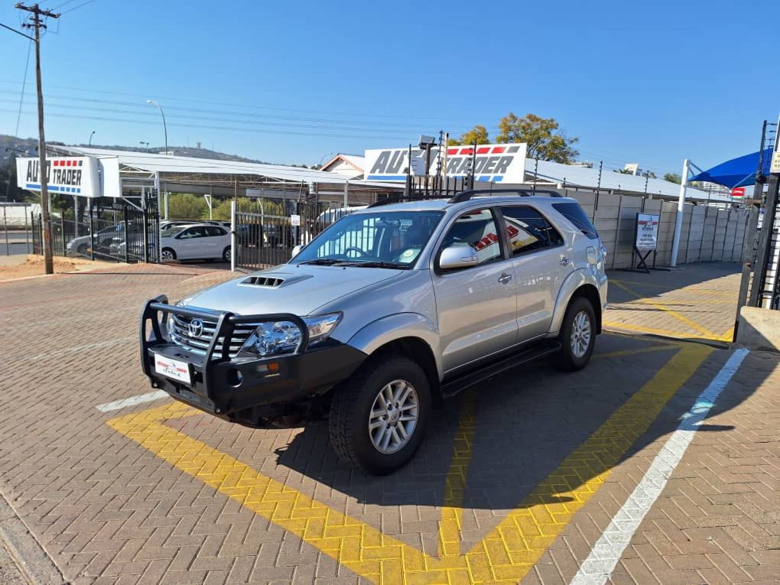 2014 Toyota Fortuner photo 4
