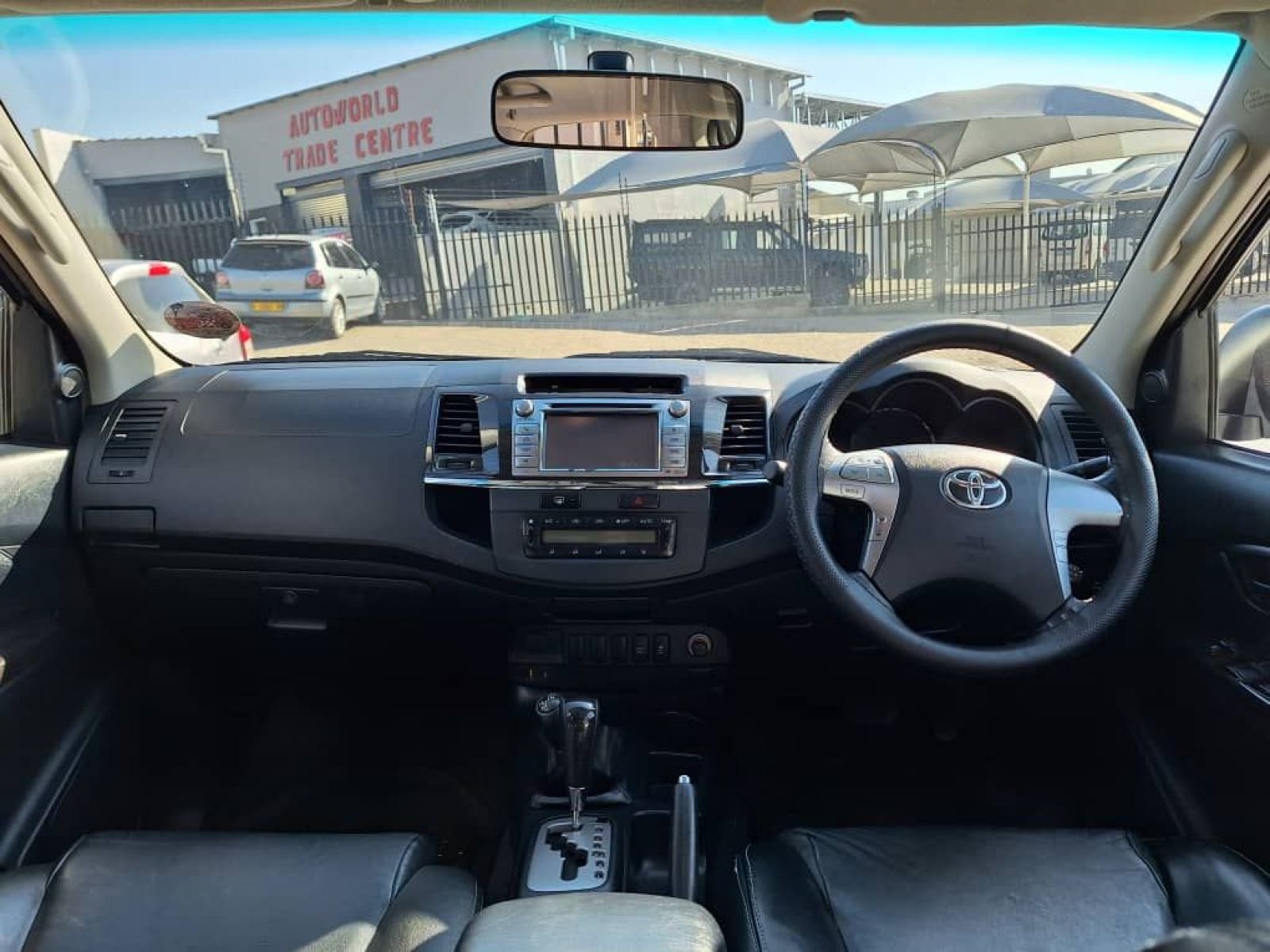 2014 Toyota Fortuner photo 9