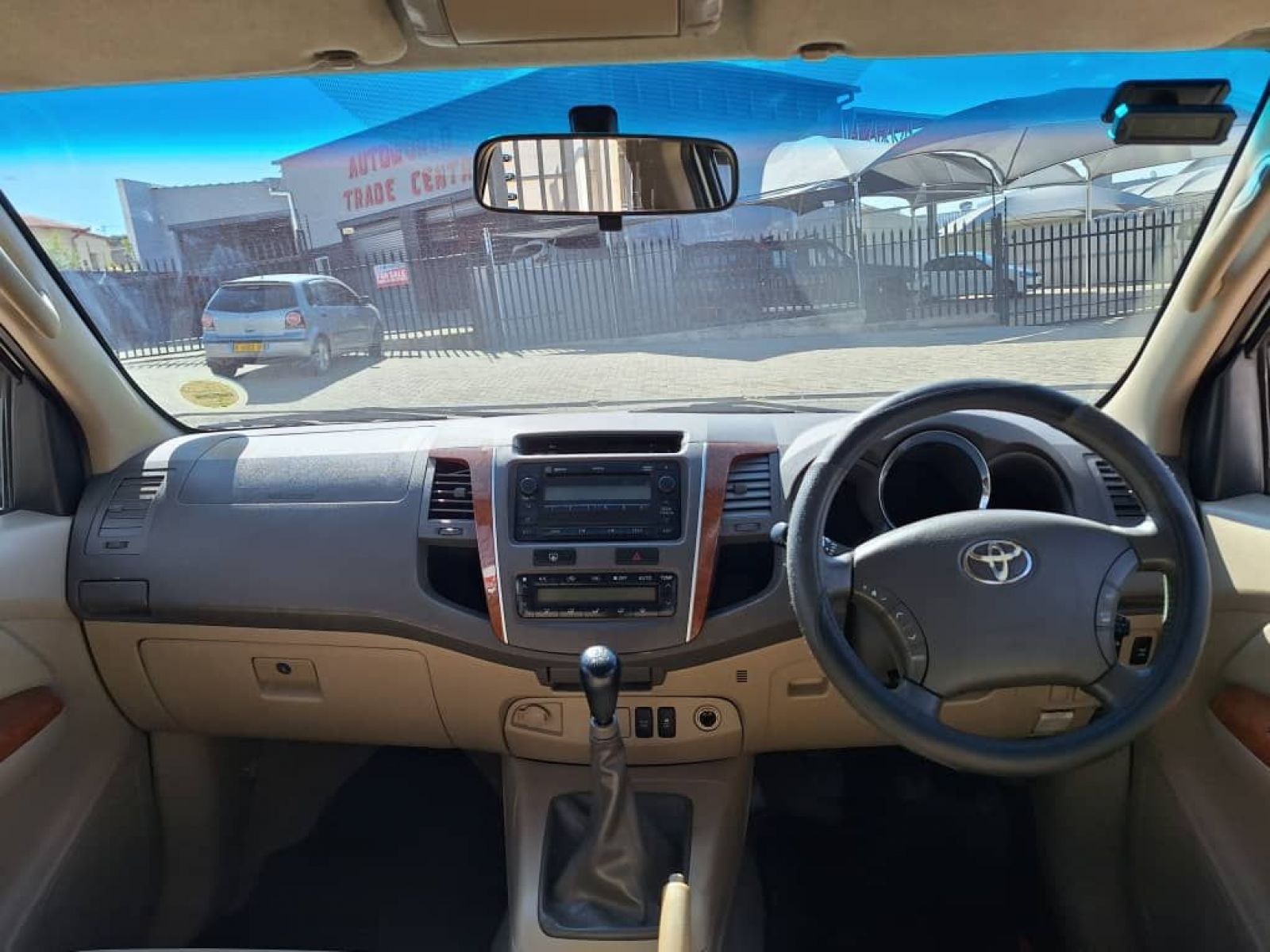 2011 Toyota Fortuner photo 11