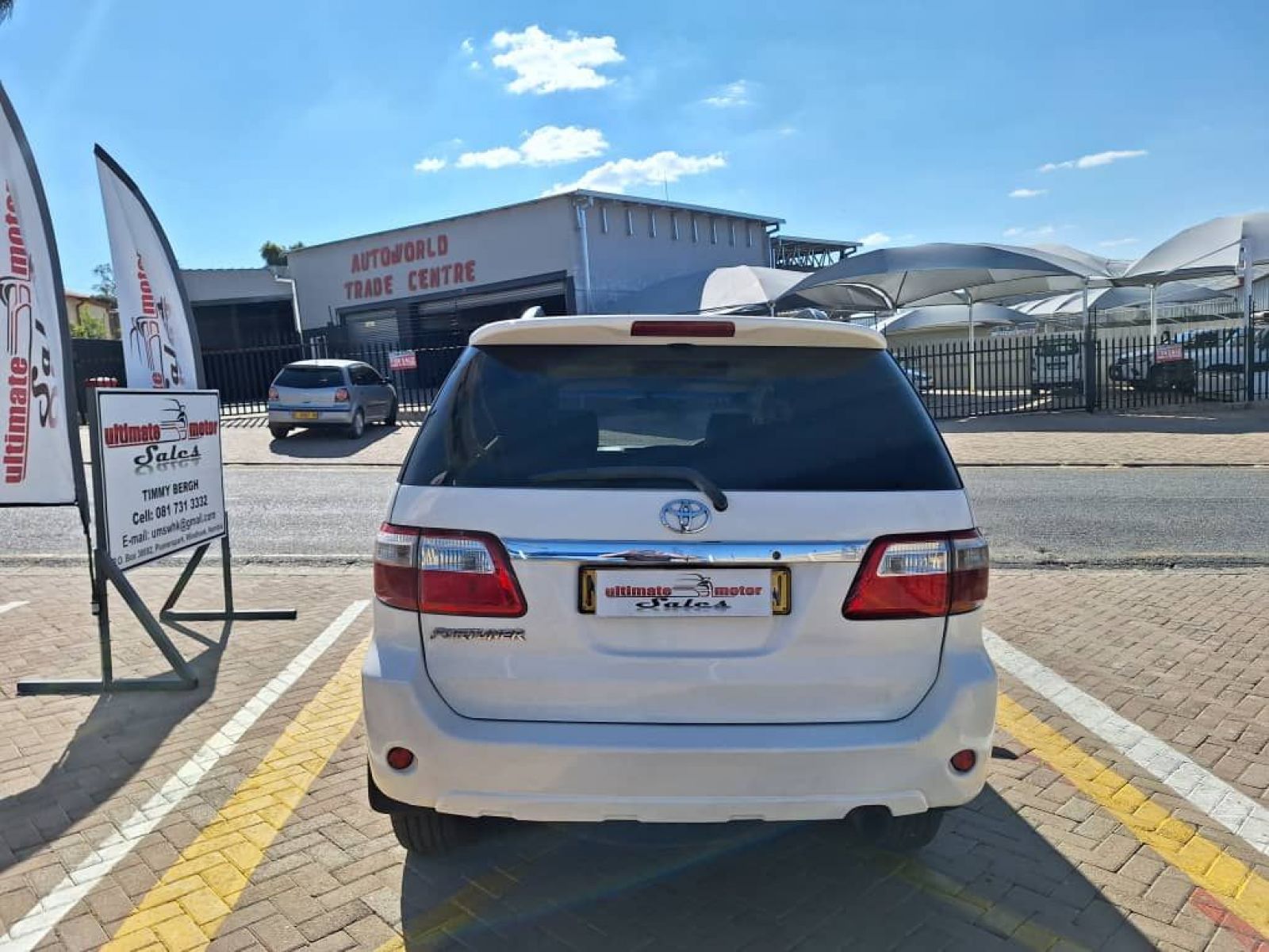 2011 Toyota Fortuner photo 7