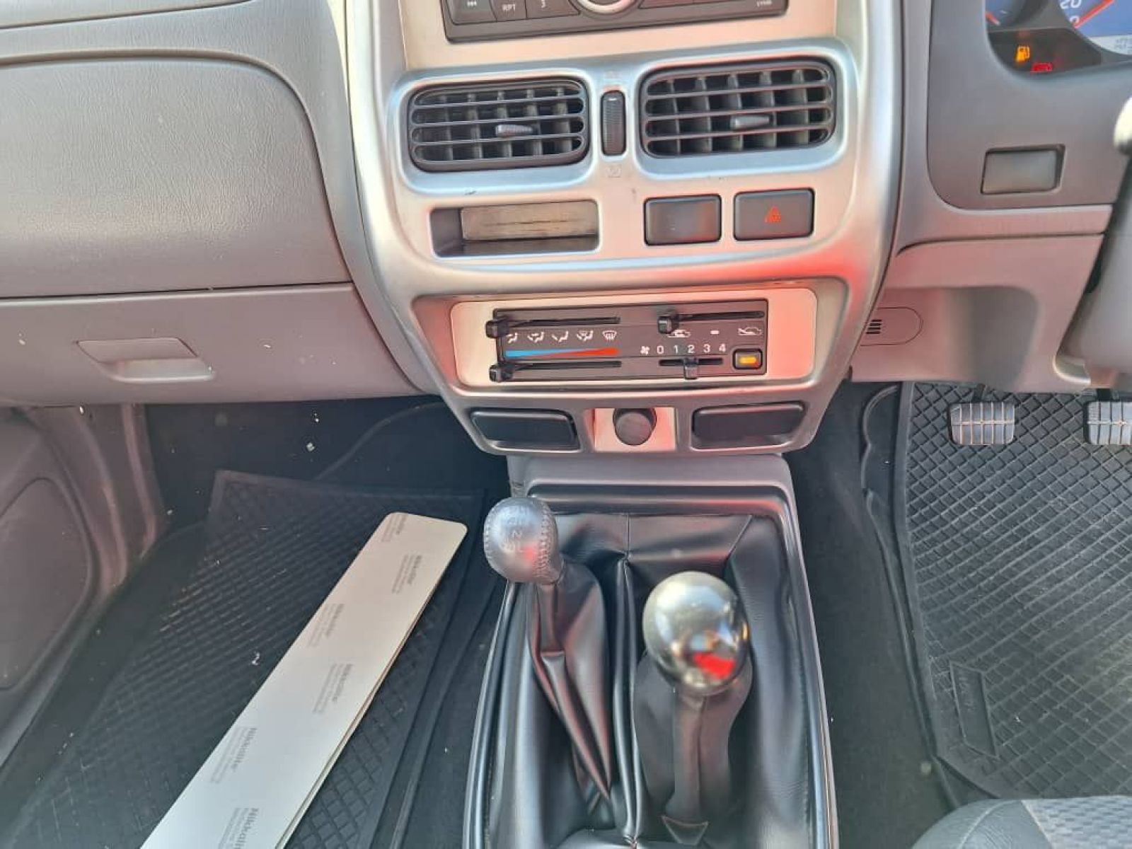 2016 Nissan NP300 photo 13