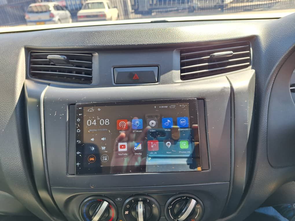 2022 Nissan Navara photo 14