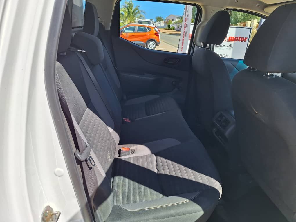 2022 Nissan Navara photo 17